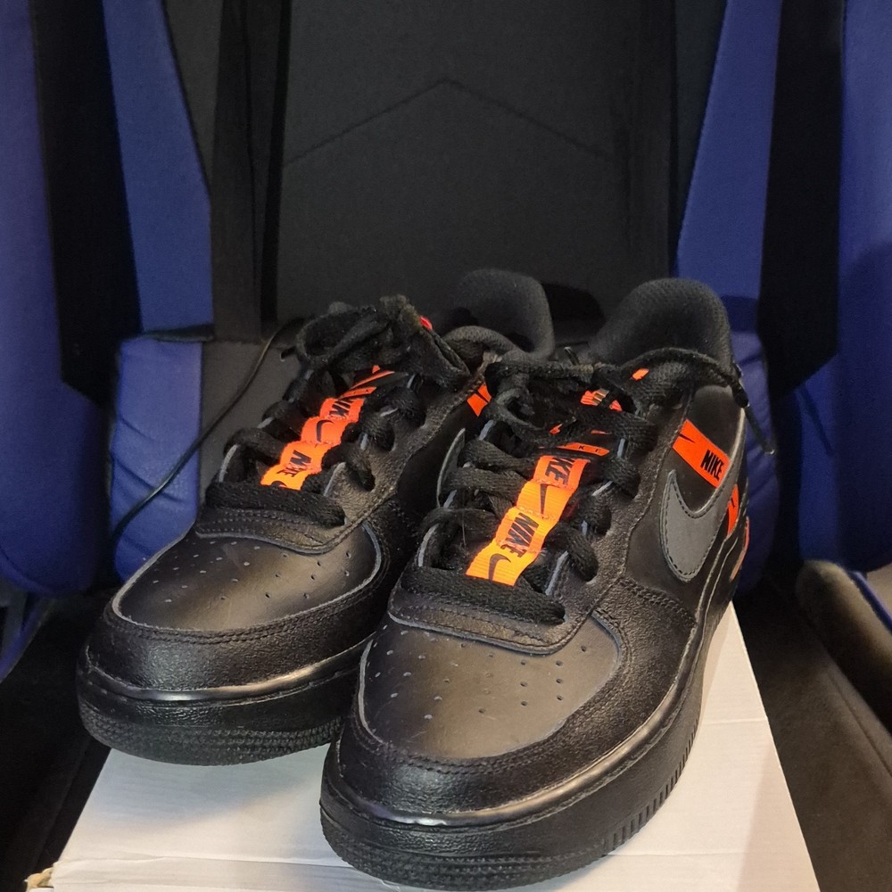 Nike Air Force 1 LV8 KSA GS Black Orange Sneakers 6Y (DAMAGED BOX)