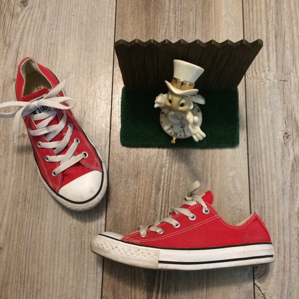 Converse All Star Red Low-Cut Sneakers Size 2 / 33.5 Youth Minimal Wear Nice