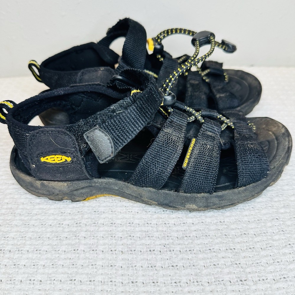 Keen Kids Newport H2 Sandals Size 2 Waterproof Black Summer Travel Hiking Fish