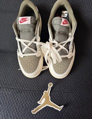 Jordan 1 Travis Scott Medium Olive