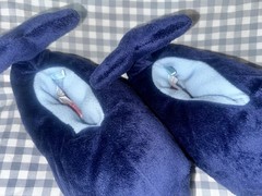 Vineyard Vines Plush Whale Slippers Navy Blue XXL Boys Gently Worn