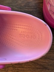 Crocs Classic Hello Kitty Pink Kids Clog US 11 Slip-On Adjustable Strap