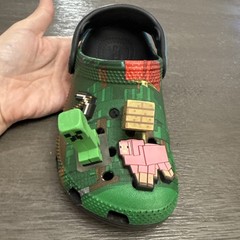 MINECRAFT CREEPER CLASSIC CLOG CROCS, Child’s Size 11.