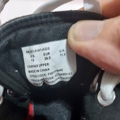 Levis Black Canvas Red Tab Rubber Sole Lace Up Athletic Sneakers Kids Sz 12