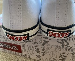New Peanuts Canvas Low Top Sneaker Snoopy Hearts White/Red/Black Size Kid’s 4