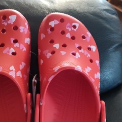 Crocs Classic Vday Clog K, Red/Pink/White,J 3 US Unisex Kids, Heart Pattern