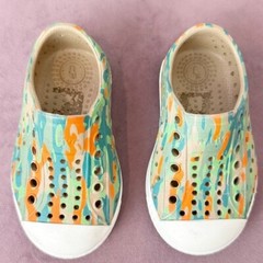 Native Jefferson Flax Tan Green Slip On Shoes Size 5