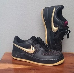 NIKE Air Force 1 Low Top Black Holographic Gold Heat Vintage Sneakers 4Y = 6 Wom