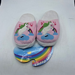 Unicorn Slippers Pink Size Large 4-5 Royal Deluxe 100% Polyester Kid’s Rainbow