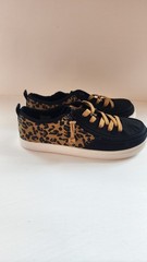 Billy Footwear Kids Leopard Print Zip Close Low Top Sneakers Black Size 6