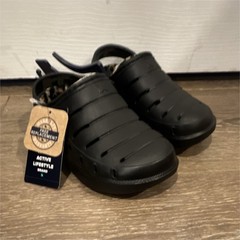 Active Lifestyle Black Clog Sandals Unisex Kids Faux Fur Lined Slip On
