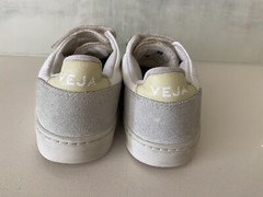 VEJA Small Kids T3 Hook and Loop Size 12 Tennis Shoes