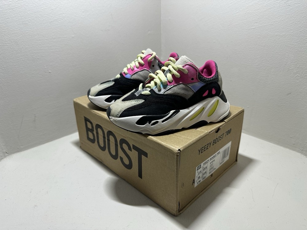 Yeezy Boost Wave Runner Size 11c
