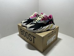 Yeezy Boost Wave Runner Size 11c