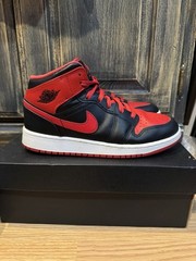 Air Jordan 1 Mid GS “Alternate Bred”DQ8423-060 Size 5.5Y Grade School