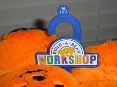 BUILD-A-BEAR WORKSHOP CHARACTER SLIPPERS 2018 HALLOWEEN PUMPKIN BEAR SZ M(12-13)