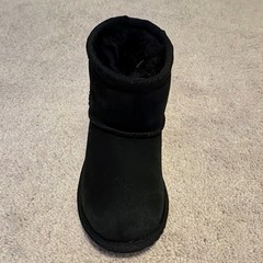 UGG Classic Mini Black Suede Ankle Bootie w/ Faux Fur Trim Children’s US 10