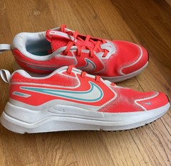 Nike Cosmic Runner Youth Size 6Y Orange Turquoise Running Shoes HM4402-500 EUC