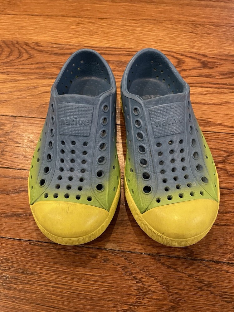 Native Jefferson Water Shoes Size 8 Blue Green Yellow Boys Toddler