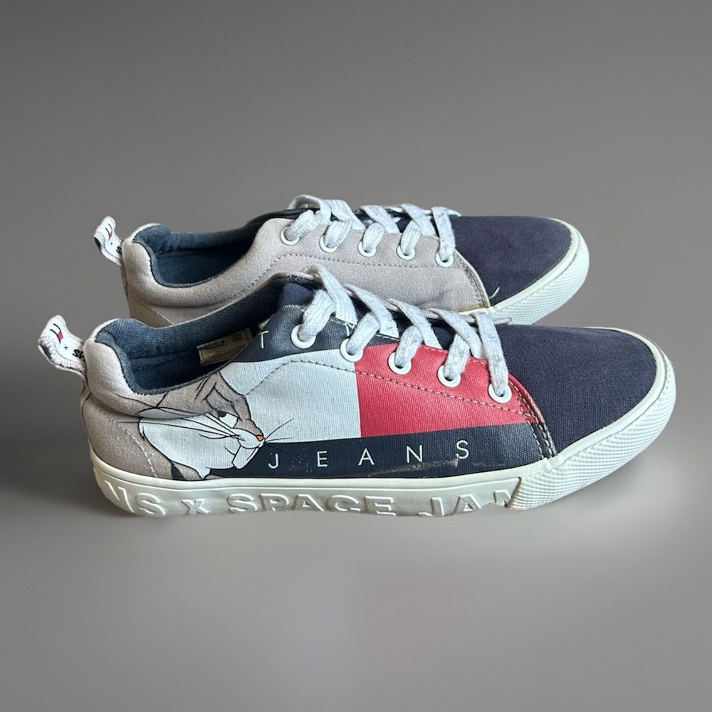 Tommy Hilfiger Space Jam Bugs Bunny Shoe Youth 4