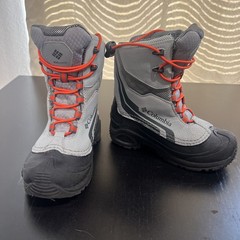 Columbia Youth Bugaboot Celsius Boots Unisex Size 1 Omni-Heat Waterproof Shark