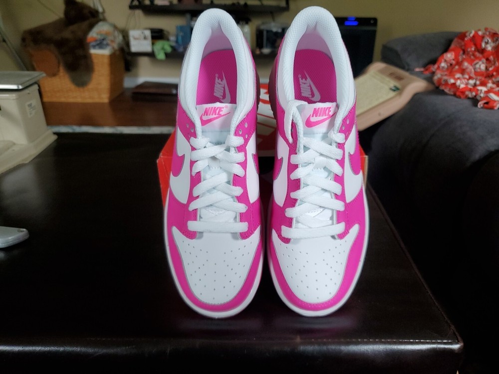 NIB – NIKE DUNK LOW – YOUTH size 6 # FB9109 102 – WHITE / LASER FUCHSIA