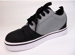 Heelys Youth Pro 20 Black and Gray Canvas Skate Shoes Size YTH 1