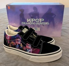 KPop Demon Hunters x Vans Little Kids Old Skool V Shoe – Size 2.5