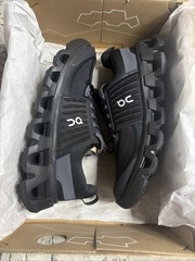 On Running Cloud Swift Kids Youth 5.5 Black Running Shoes