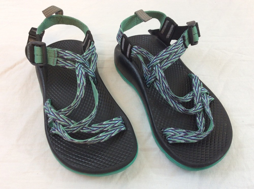Chaco Youth Size 2 Black And Teal Green Strap Sport Sandals EUC