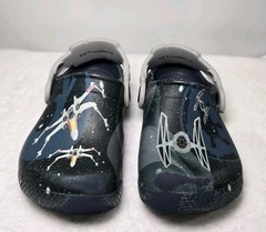 Kids‘ Crocs Fun Lab Star Wars Dark Side Clogs featuring an X-Wing graphic