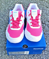 REEBOK Zig Activate berry/white running sneaker fitness gym workout shoes YOUTH