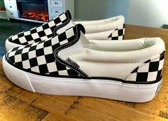 NEW UNISEX MUDD BLACK/WHITE CHECKERED SLIP ON SKATER SHOES SNEAKERS WOMENS SZ 7