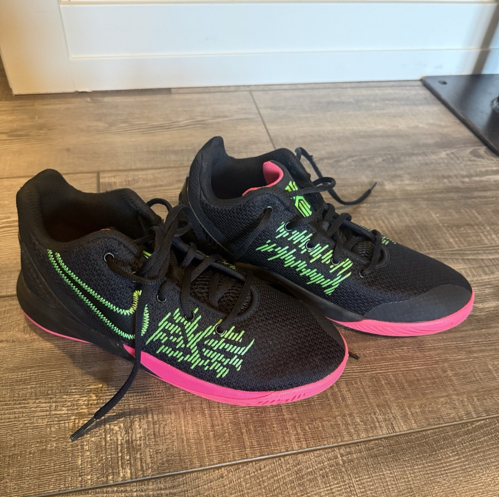 Nike Youth Kyrie Flytrap ll AQ3412-005 Black Pink Green Basketball Shoes Size 7Y