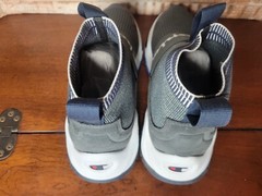 Champion Junior Rally PRO Graphite (Gray) Size 7Y CM100019Y pre-owned Great cond