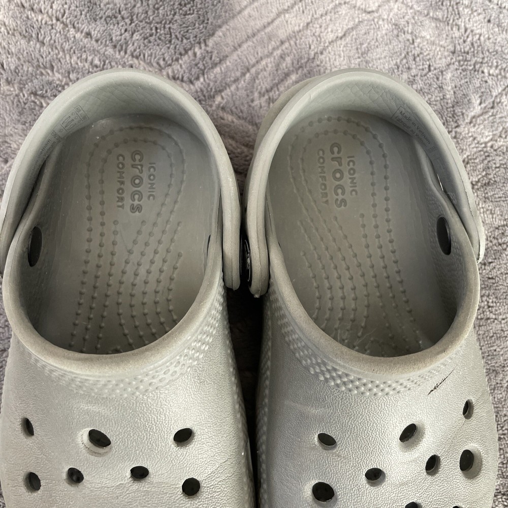 crocs iconic comfort clogs Kids Size 9 Gray Sandal Slide Slip On