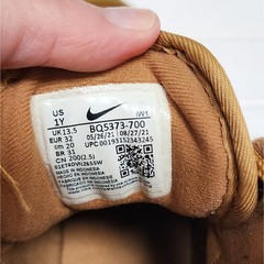 Nike Kids Manoa Leather Sneaker Boots Size 1Y Wheat/Black