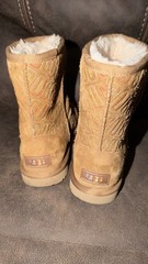 UGG Kids Boot Classic Graphic Stitch Chestnut Brown Colorful Logo Size 6 Kids 4