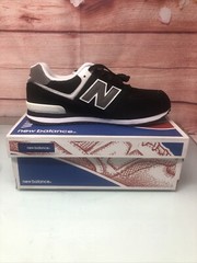 New Balance Grade School 574 Classic Kids Sneaker Black/White/Grey KL574SKG