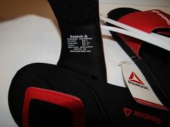 REEBOK Size 2 Black & Red ADJUSTABLE Strap MEMORY FOAM Lightweight Slides