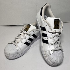 Adidas Kid’s Superstar White Black Stripe Sz 3 Sneakers Preppy, School,College