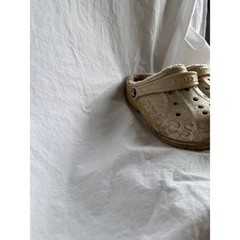 Crocs Classic Lined Gold Glitter Clogs Kids Size J2 Faux Fur Warm Sparkle Shoes