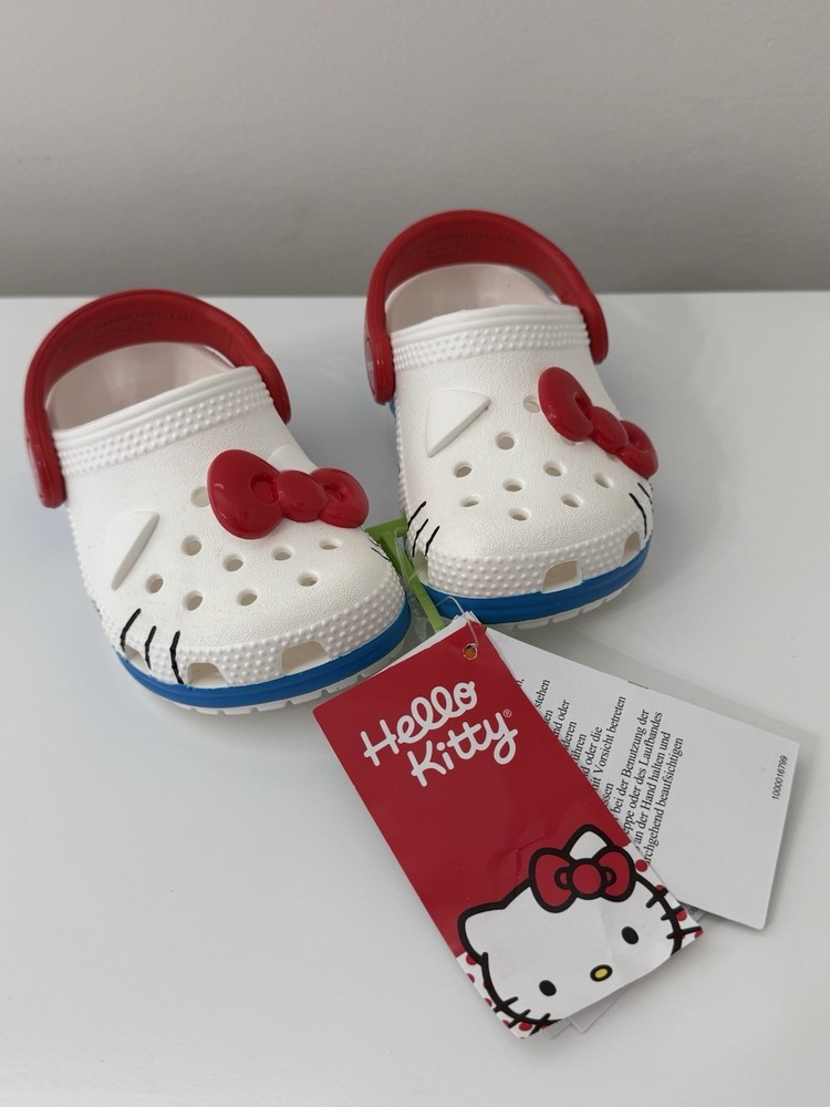 Hello Kitty Sanrio Toddler Classic Crocs Size C6 New with Tags
