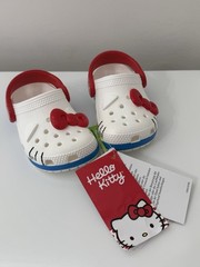 Hello Kitty Sanrio Toddler Classic Crocs Size C6 New with Tags