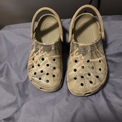 Crocs Grey and Ivory Swirl Classic Clogs Size J 5 Holes in Top For Jibbitz Charm