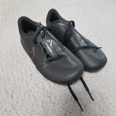 Nike Phantom VSN Academy FG Soccer Shoes Youth Kids Size 12.5 Black Cleats
