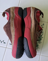 Crocs Unisex Toddler Size J1 Red Brown Leather Non-Slip Slip On Shoes Sneakers