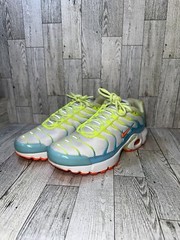 Nike AirMax Plus Spring Colors ‘Big Kids’ Sz. 7Y Unisex✨
