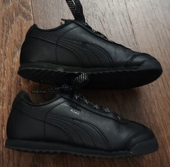 Puma Roma SOLID BLACK w silver sparkle laces Toddlers size 10 c sneakers NICE!