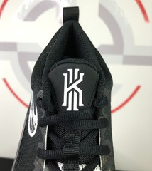 Nike Kyrie Flytrap 6 Black White Athletic Shoes Youth Size 5Y-7Y (DQ8094-009)